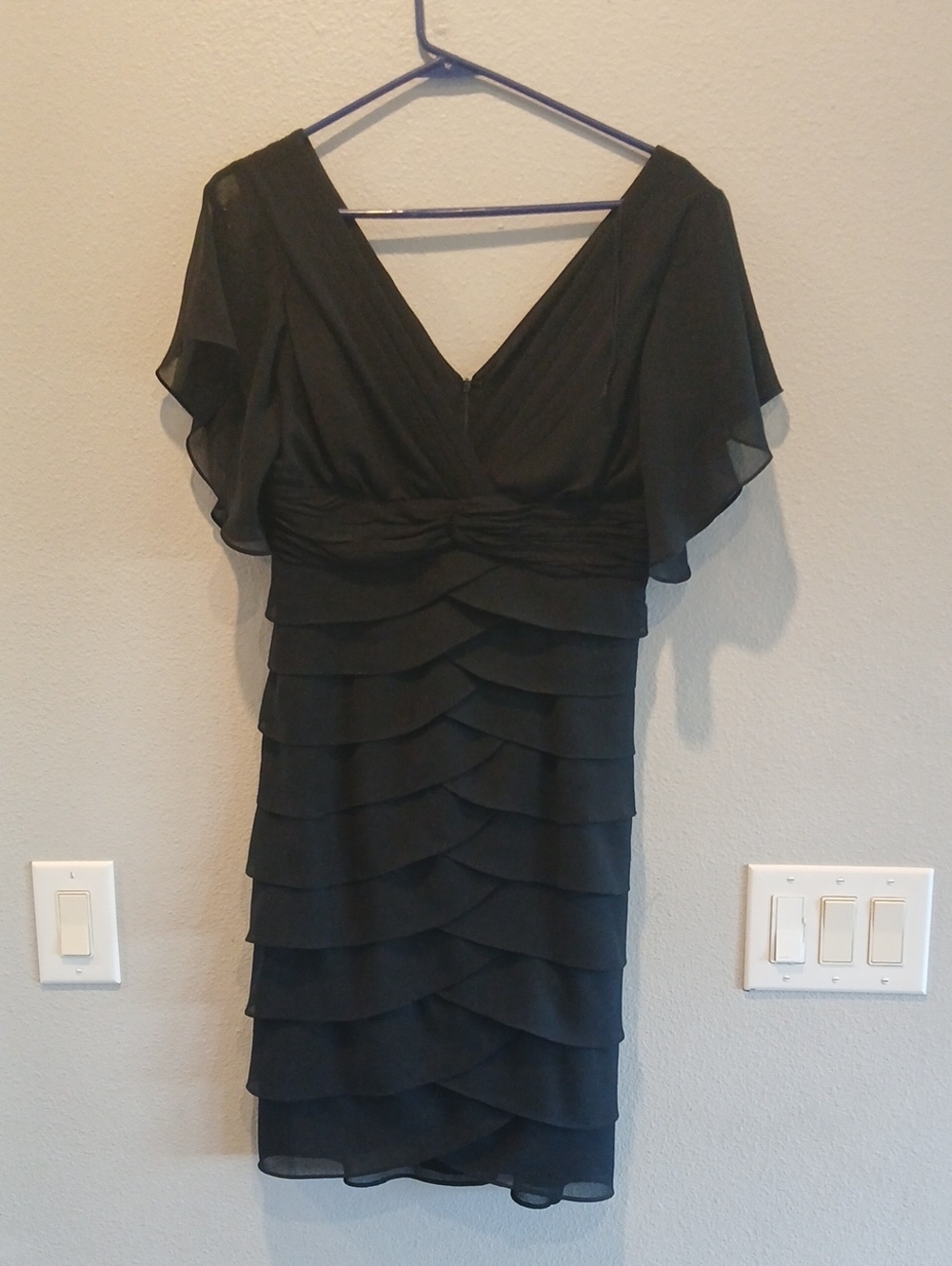 Scarlett Nite 8 Black Layered V-Neck Midi Dress Flutter Sleeves Ruffled